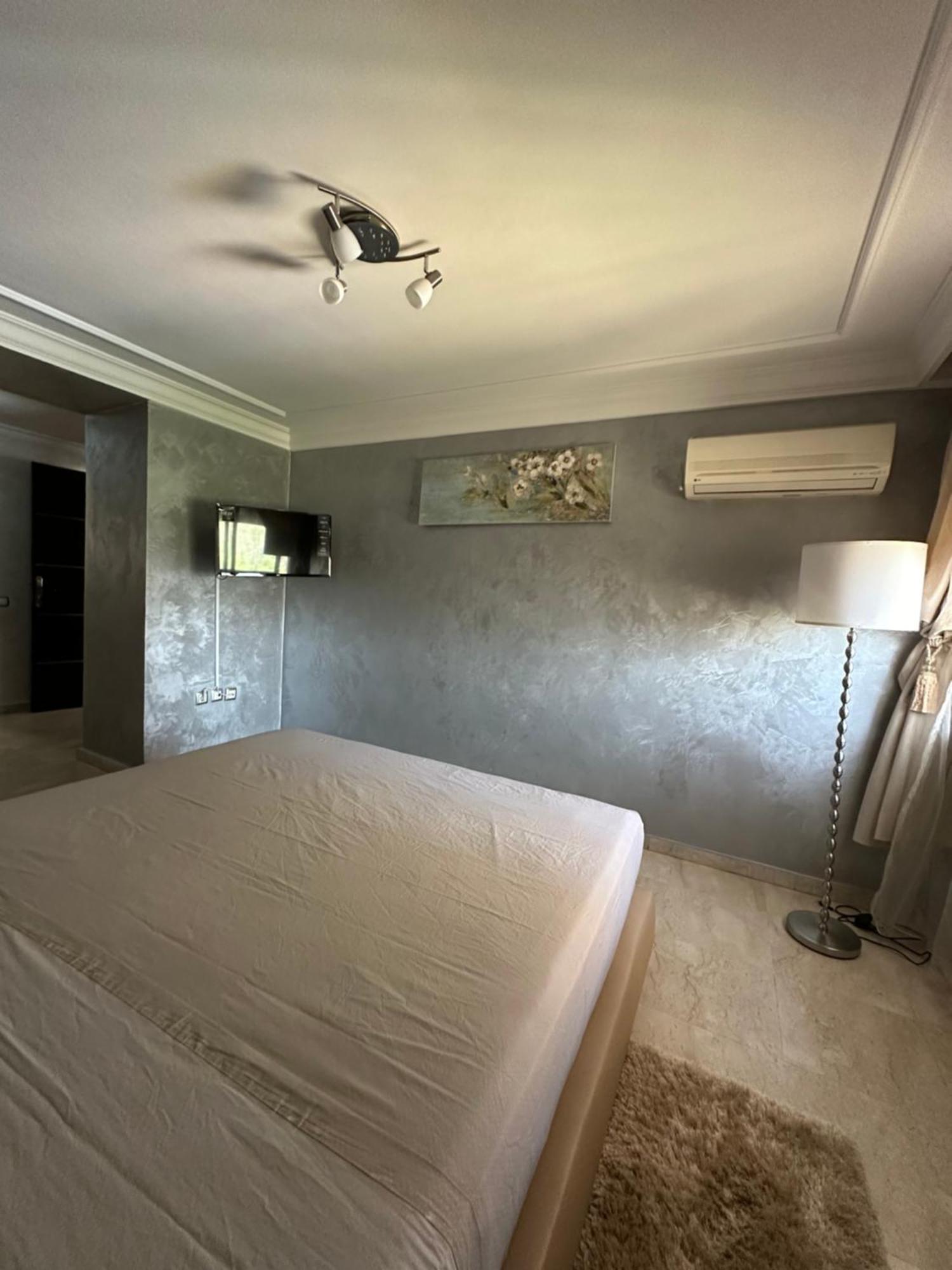 Luxury Duplex For Rent Suites,Terrace,Swimimg Pool มาร์ราเกช ภายนอก รูปภาพ